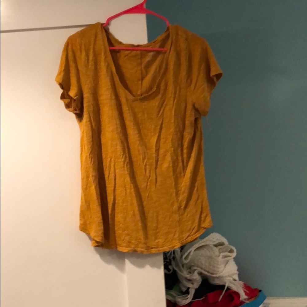 LAST CHANCE! DONATING! Banana Republic Top Size L